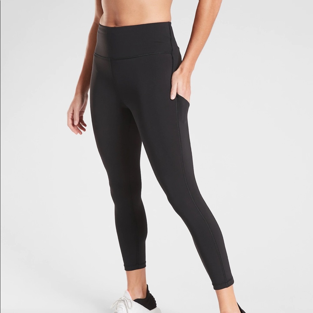 NWOT Athleta Ultimate Stash Pocket 7/8